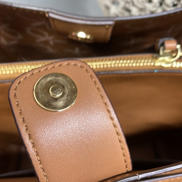 Calvin Klein Tan Brown with Gold Detailing Shoulder Handbag NWOT - Picture 5 of 7